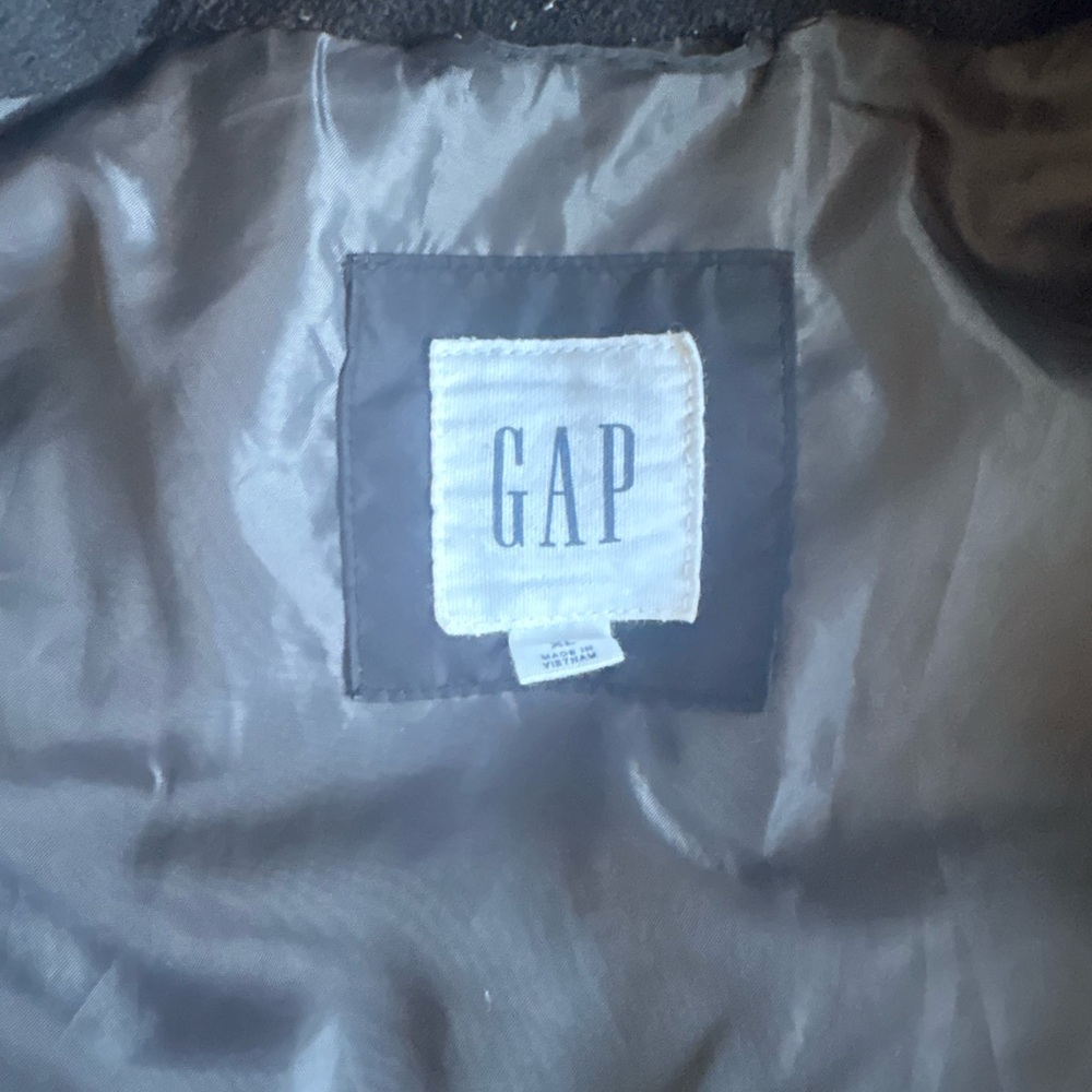 GAP Charcoal Quilted Vest - Picture 4 of 6